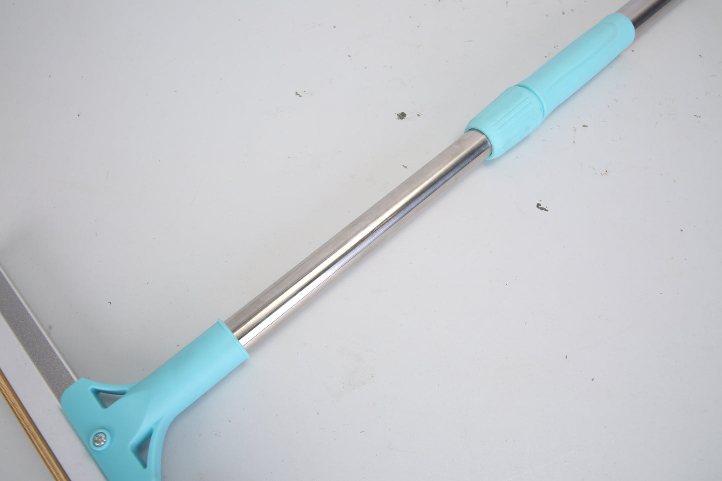 1Pc Pet Hair Removal Rake With 54.33in Adjustable Telescopic Rod Multi-Fabric Dog Cat Hair Scraper Lint Shaver For Carpet Rug Clothes Couch